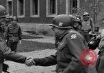 Standbild deutsche Kapitulation Haar Deutschland, 1945, aus Sekunde 11 historischem Filmmaterial Videoclip 65675056431