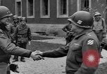 Standbild deutsche Kapitulation Haar Deutschland, 1945, aus Sekunde 12 historischem Filmmaterial Videoclip 65675056431