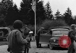 Standbild deutsche Kapitulation Haar Deutschland, 1945, aus Sekunde 29 historischem Filmmaterial Videoclip 65675056431