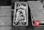 Standbild Konzentrationslager Dachau Dachau Deutschland, 1945, aus Sekunde 55 historischem Filmmaterial Videoclip 65675056432