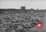 Standbild NS-Konzentrationslager Landsberg Deutschland, 1945, aus Sekunde 6 historischem Filmmaterial Videoclip 65675056434