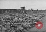 Standbild NS-Konzentrationslager Landsberg Deutschland, 1945, aus Sekunde 9 historischem Filmmaterial Videoclip 65675056434