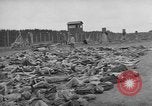 Standbild NS-Konzentrationslager Landsberg Deutschland, 1945, aus Sekunde 10 historischem Filmmaterial Videoclip 65675056434