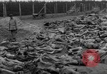 Standbild NS-Konzentrationslager Landsberg Deutschland, 1945, aus Sekunde 19 historischem Filmmaterial Videoclip 65675056434