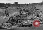 Standbild NS-Konzentrationslager Landsberg Deutschland, 1945, aus Sekunde 32 historischem Filmmaterial Videoclip 65675056434