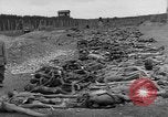 Standbild NS-Konzentrationslager Landsberg Deutschland, 1945, aus Sekunde 39 historischem Filmmaterial Videoclip 65675056434