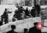 Standbild Flüchtlinge fliehen Ost-berlin Berlin Deutschland, 1962, aus Sekunde 18 historischem Filmmaterial Videoclip 65675056469