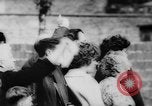 Standbild Flüchtlinge fliehen Ost-berlin Berlin Deutschland, 1962, aus Sekunde 33 historischem Filmmaterial Videoclip 65675056469