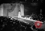 Immagine di Sfilata di moda United States USA, 1962, secondo 8 filmato di repertorio 65675056480