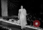 Immagine di Sfilata di moda United States USA, 1962, secondo 25 filmato di repertorio 65675056480
