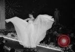 Immagine di Sfilata di moda United States USA, 1962, secondo 37 filmato di repertorio 65675056480