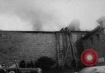 Immagine di Set di prigionieri carcere il fuoco Montreal, Quebec, Canada, 1962, secondo 56 filmato di repertorio 65675056482