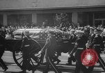 Standbild Tod von General Douglas MacArthur United States USA, 1964, aus Sekunde 16 historischem Filmmaterial Videoclip 65675056491