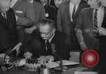 Image Civil Rights Act de 1964 Washington DC USA, 1964, de la seconde 27 séquences d'archives historiques vidéo 65675056497