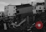 Immagine di Il crollo di edifici da flood erosione United States USA, 1965, secondo 16 filmato di repertorio 65675056505