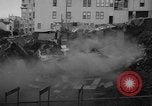 Immagine di Il crollo di edifici da flood erosione United States USA, 1965, secondo 23 filmato di repertorio 65675056505