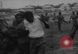 Standbild Anti apartheid Demonstrationen und Ausschreitungen in Afrika Afrika, 1960, aus Sekunde 29 historischem Filmmaterial Videoclip 65675056510