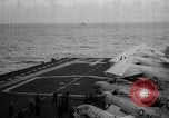Image cargaisons de ravitaillement de Quemoy Formosa Détroit, 1958, de la seconde 13 séquences d'archives historiques vidéo 65675056518