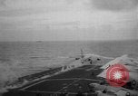 Image cargaisons de ravitaillement de Quemoy Formosa Détroit, 1958, de la seconde 47 séquences d'archives historiques vidéo 65675056518