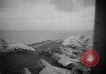 Image cargaisons de ravitaillement de Quemoy Formosa Détroit, 1958, de la seconde 49 séquences d'archives historiques vidéo 65675056518