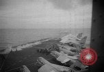 Image cargaisons de ravitaillement de Quemoy Formosa Détroit, 1958, de la seconde 52 séquences d'archives historiques vidéo 65675056518