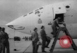 Standbild britischen Victor-Bomber Vereinigtes Königreich, 1958, aus Sekunde 23 historischem Filmmaterial Videoclip 65675056521