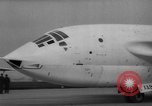 Standbild britischen Victor-Bomber Vereinigtes Königreich, 1958, aus Sekunde 32 historischem Filmmaterial Videoclip 65675056521