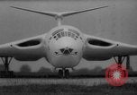 Standbild britischen Victor-Bomber Vereinigtes Königreich, 1958, aus Sekunde 33 historischem Filmmaterial Videoclip 65675056521