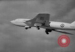 Standbild britischen Victor-Bomber Vereinigtes Königreich, 1958, aus Sekunde 49 historischem Filmmaterial Videoclip 65675056521