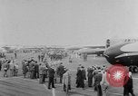 Standbild British Air Show Farnborough England, 1951, aus Sekunde 8 historischem Filmmaterial Videoclip 65675056540