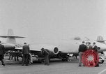 Standbild British Air Show Farnborough England, 1951, aus Sekunde 10 historischem Filmmaterial Videoclip 65675056540