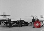 Standbild British Air Show Farnborough England, 1951, aus Sekunde 11 historischem Filmmaterial Videoclip 65675056540