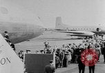 Standbild British Air Show Farnborough England, 1951, aus Sekunde 15 historischem Filmmaterial Videoclip 65675056540