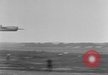 Standbild British Air Show Farnborough England, 1951, aus Sekunde 23 historischem Filmmaterial Videoclip 65675056540