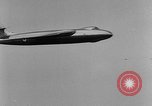Standbild British Air Show Farnborough England, 1951, aus Sekunde 31 historischem Filmmaterial Videoclip 65675056540