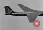 Standbild British Air Show Farnborough England, 1951, aus Sekunde 33 historischem Filmmaterial Videoclip 65675056540