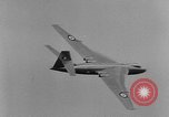 Standbild British Air Show Farnborough England, 1951, aus Sekunde 35 historischem Filmmaterial Videoclip 65675056540