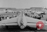 Standbild British Air Show Farnborough England, 1951, aus Sekunde 41 historischem Filmmaterial Videoclip 65675056540