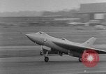 Standbild British Air Show Farnborough England, 1951, aus Sekunde 45 historischem Filmmaterial Videoclip 65675056540