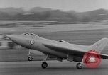 Standbild British Air Show Farnborough England, 1951, aus Sekunde 46 historischem Filmmaterial Videoclip 65675056540