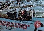 Immagine di I piloti pronti per la missione Germania, 1945, secondo 6 filmato di repertorio 65675056550