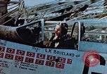 Immagine di I piloti pronti per la missione Germania, 1945, secondo 7 filmato di repertorio 65675056550