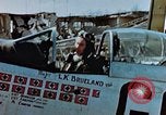 Immagine di I piloti pronti per la missione Germania, 1945, secondo 13 filmato di repertorio 65675056550