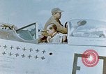 Immagine di I piloti pronti per la missione Germania, 1945, secondo 50 filmato di repertorio 65675056550