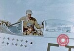 Immagine di I piloti pronti per la missione Germania, 1945, secondo 60 filmato di repertorio 65675056550