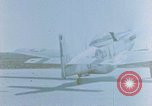 Image pilotes prêts pour la mission Allemagne, 1945, de la seconde 27 séquences d'archives historiques vidéo 65675056551