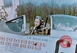 Image pilotes prêts pour la mission Allemagne, 1945, de la seconde 61 séquences d'archives historiques vidéo 65675056551