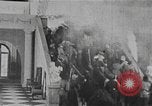 Immagine di Imperial soldati russi rivolta in Petrograd Pietrogrado Russia, 1917, secondo 8 filmato di repertorio 65675056575