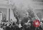 Immagine di Imperial soldati russi rivolta in Petrograd Pietrogrado Russia, 1917, secondo 12 filmato di repertorio 65675056575
