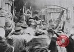 Immagine di Imperial soldati russi rivolta in Petrograd Pietrogrado Russia, 1917, secondo 14 filmato di repertorio 65675056575